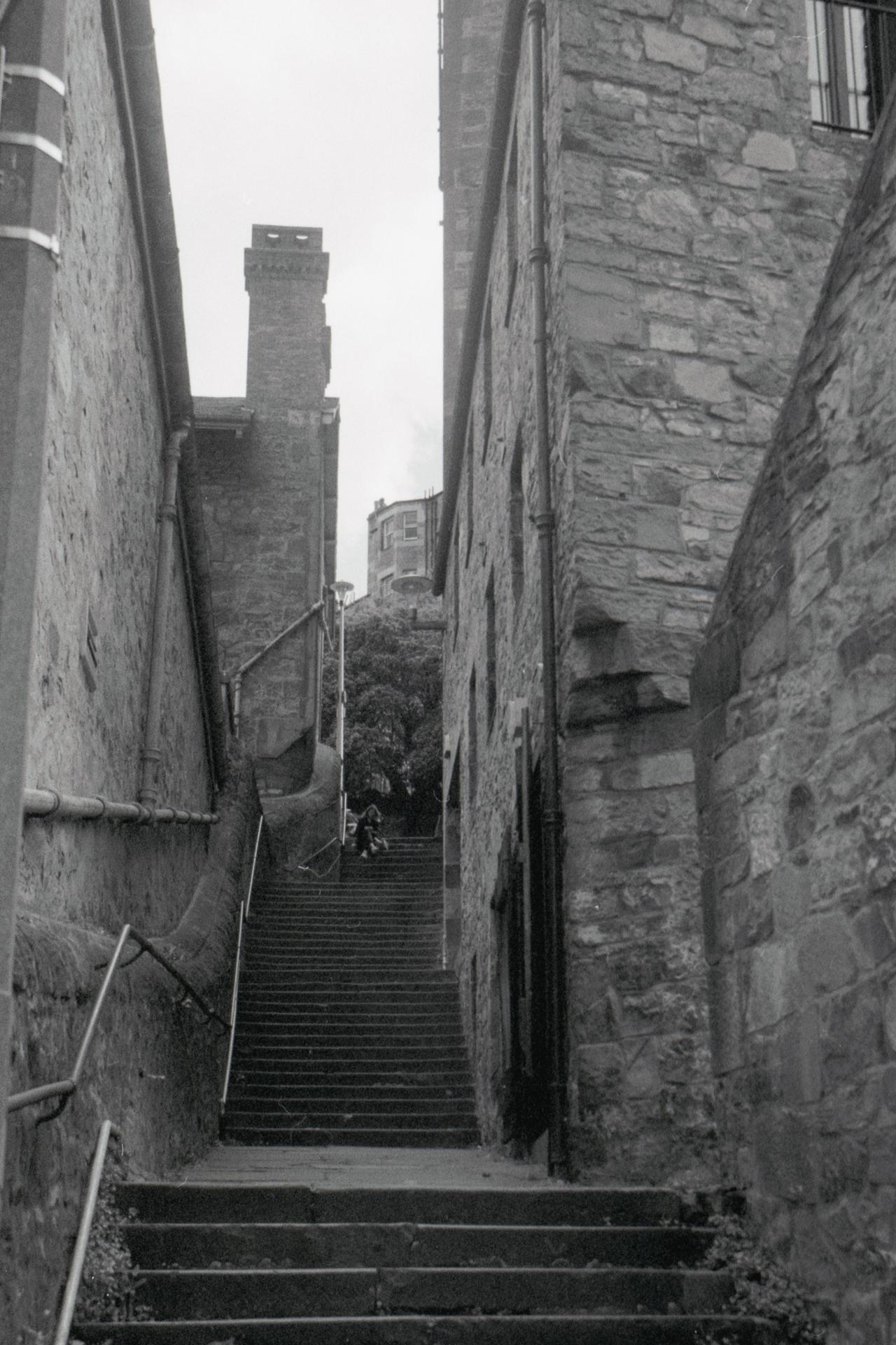 Thumbnail /2022 Schottland/treppe edi.jpg